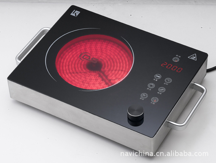 B型试验探棒可从底部开口处进入触及带电部件；║试验探棒应不能触碰到带电部件