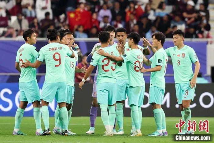 亚洲球队普遍进步，唯中国男足仍处史上最差的