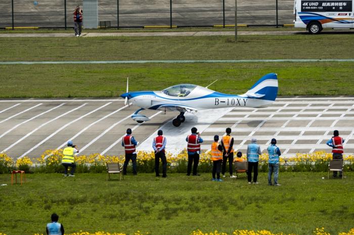 新昌万丰航空小镇举行的第二届全国轻型飞机锦
