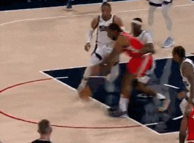 德罗赞两度击伤伦纳德 快船爆冷负国王创队史纪