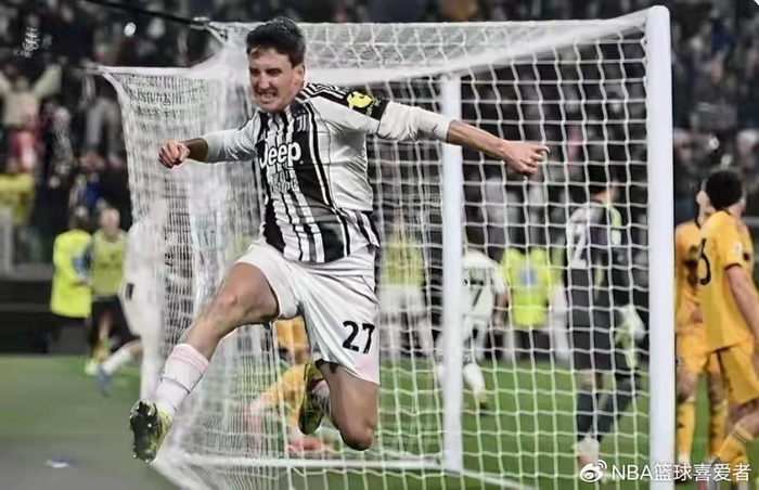 巴萨5000万欧元求购尤文边卫坎比亚索，曼城曾遭