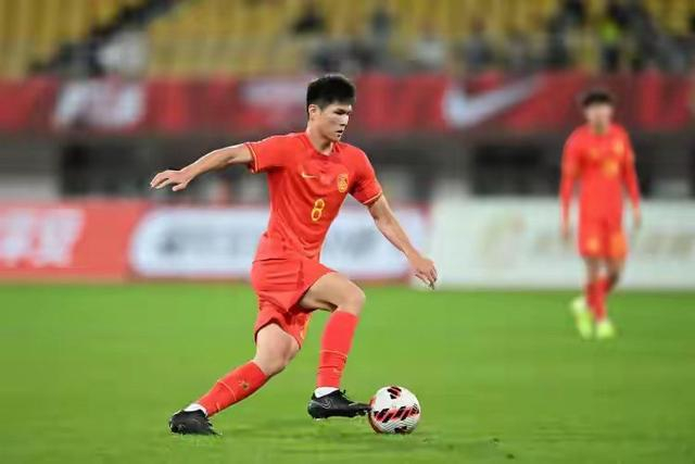 中国多支男足队伍近期赛事豪取4胜2平不败战绩