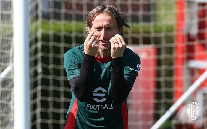 米兰训练营开启新赛季备战 强化团队协作