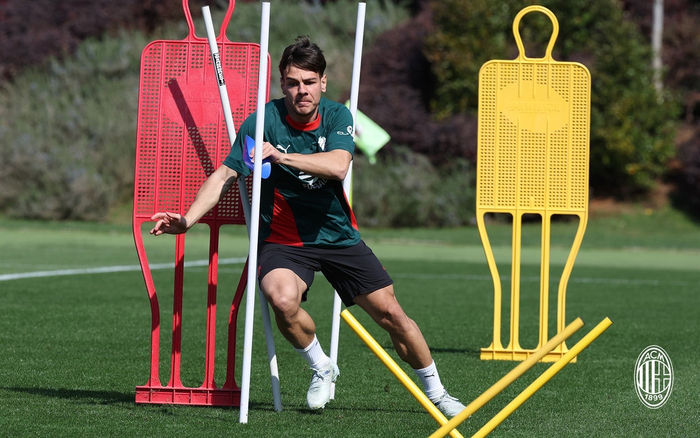 米兰训练营开启新赛季备战 强化团队协作