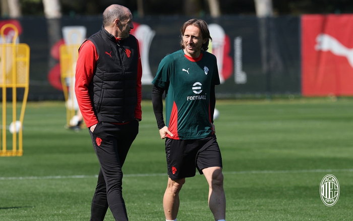 米兰训练营开启新赛季备战 强化团队协作