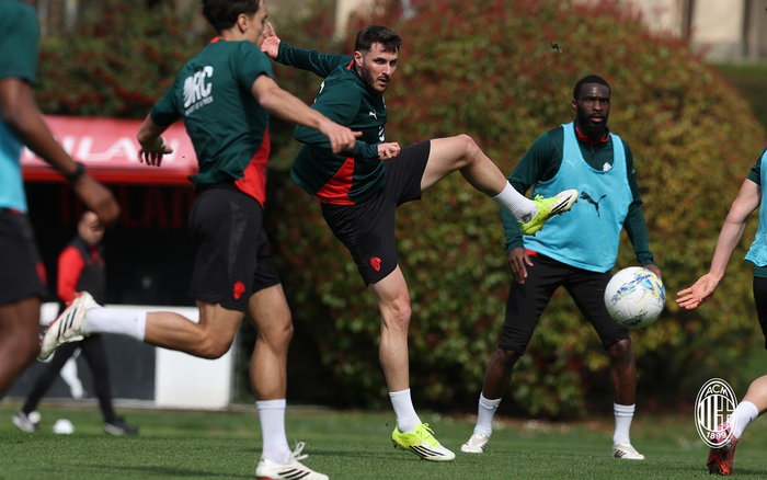 米兰训练营开启新赛季备战 强化团队协作